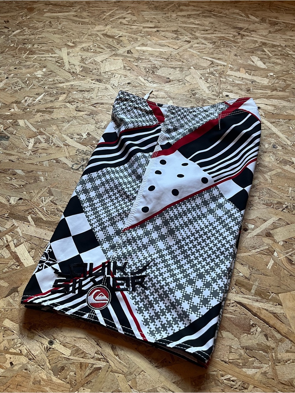 Quiksilver Y2K Black White & Red Patterned Board Shorts